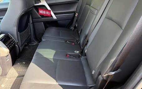 Toyota Land Cruiser Prado 150 рестайлинг 2, 2018 год, 6 500 000 рублей, 10 фотография