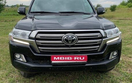 Toyota Land Cruiser 200, 2016 год, 4 750 000 рублей, 2 фотография