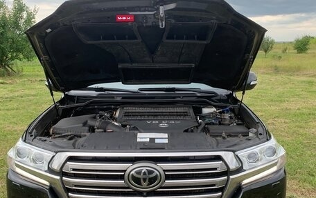 Toyota Land Cruiser 200, 2016 год, 4 750 000 рублей, 3 фотография