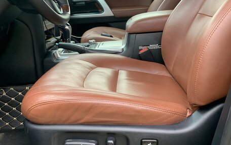 Toyota Land Cruiser 200, 2016 год, 4 750 000 рублей, 10 фотография