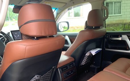 Toyota Land Cruiser 200, 2016 год, 4 750 000 рублей, 17 фотография