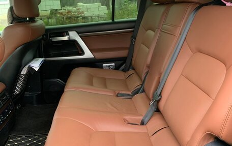 Toyota Land Cruiser 200, 2016 год, 4 750 000 рублей, 21 фотография
