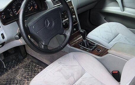 Mercedes-Benz E-Класс, 1997 год, 350 000 рублей, 6 фотография