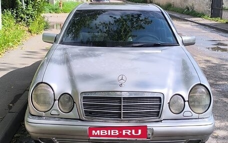 Mercedes-Benz E-Класс, 1997 год, 350 000 рублей, 1 фотография