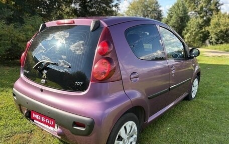 Peugeot 107 I рестайлинг, 2013 год, 490 000 рублей, 3 фотография