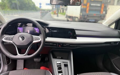 Volkswagen Golf VIII, 2021 год, 1 598 000 рублей, 9 фотография