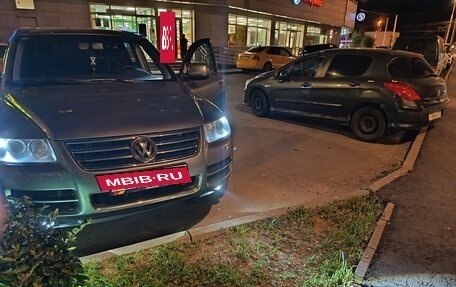Volkswagen Touareg III, 2002 год, 850 000 рублей, 2 фотография