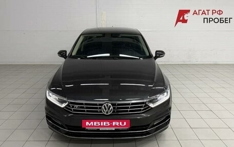 Volkswagen Passat B8 рестайлинг, 2017 год, 2 480 000 рублей, 2 фотография
