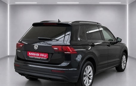 Volkswagen Tiguan II, 2019 год, 1 990 000 рублей, 4 фотография