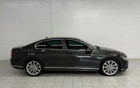 Volkswagen Passat B8 рестайлинг, 2017 год, 2 480 000 рублей, 4 фотография