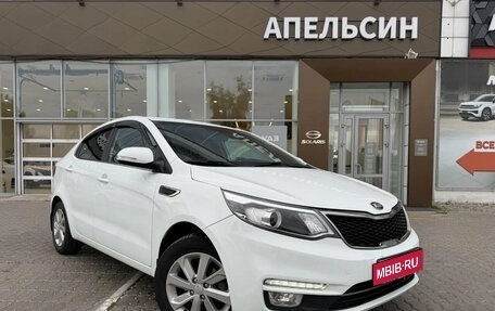 KIA Rio III рестайлинг, 2016 год, 999 750 рублей, 1 фотография