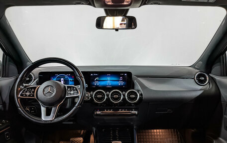 Mercedes-Benz GLA, 2021 год, 3 600 000 рублей, 14 фотография