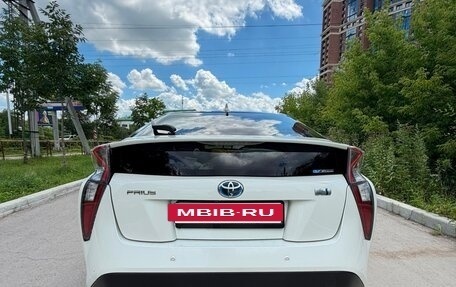 Toyota Prius IV XW50, 2016 год, 1 600 000 рублей, 4 фотография