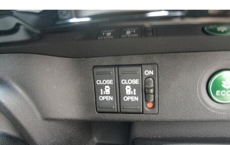 Honda Stepwgn IV, 2017 год, 1 295 000 рублей, 8 фотография
