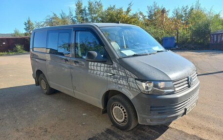 Volkswagen Transporter T6 рестайлинг, 2017 год, 1 600 000 рублей, 10 фотография