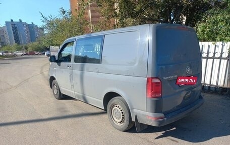 Volkswagen Transporter T6 рестайлинг, 2017 год, 1 600 000 рублей, 2 фотография