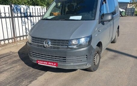 Volkswagen Transporter T6 рестайлинг, 2017 год, 1 600 000 рублей, 3 фотография
