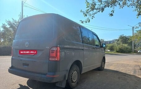 Volkswagen Transporter T6 рестайлинг, 2017 год, 1 600 000 рублей, 9 фотография