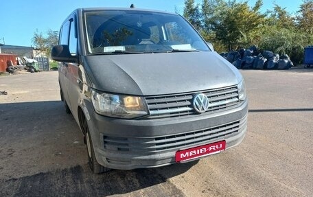 Volkswagen Transporter T6 рестайлинг, 2017 год, 1 600 000 рублей, 11 фотография