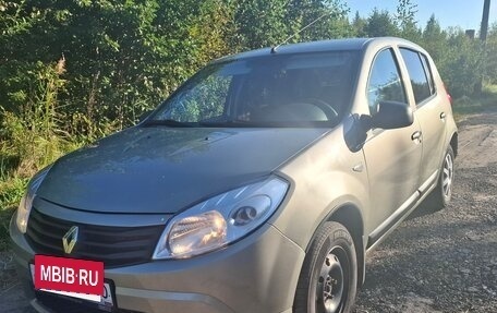 Renault Sandero I, 2013 год, 570 000 рублей, 2 фотография