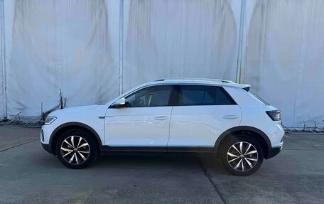 Volkswagen T-Roc I, 2023 год, 1 900 000 рублей, 8 фотография