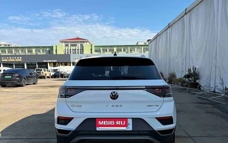Volkswagen T-Roc I, 2023 год, 1 900 000 рублей, 11 фотография