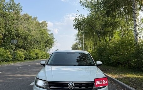Volkswagen Tiguan II, 2018 год, 1 690 000 рублей, 3 фотография