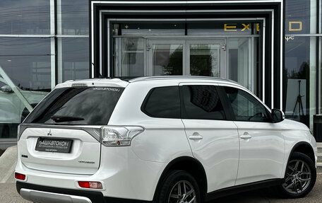 Mitsubishi Outlander III рестайлинг 3, 2014 год, 1 250 000 рублей, 4 фотография