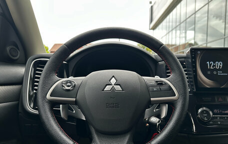 Mitsubishi Outlander III рестайлинг 3, 2014 год, 1 250 000 рублей, 7 фотография