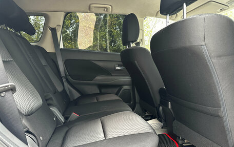 Mitsubishi Outlander III рестайлинг 3, 2014 год, 1 250 000 рублей, 15 фотография