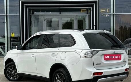Mitsubishi Outlander III рестайлинг 3, 2014 год, 1 250 000 рублей, 5 фотография