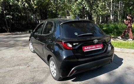 Toyota Yaris, 2022 год, 850 000 рублей, 4 фотография