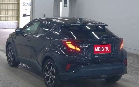 Toyota C-HR I рестайлинг, 2023 год, 1 720 000 рублей, 4 фотография