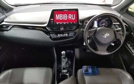 Toyota C-HR I рестайлинг, 2023 год, 1 720 000 рублей, 5 фотография