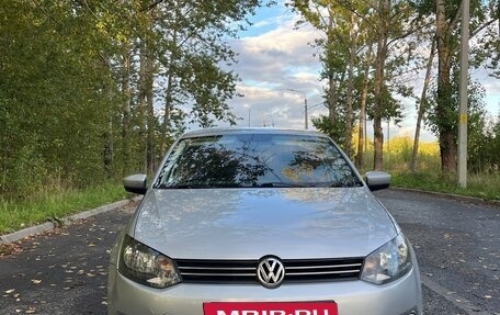Volkswagen Polo VI (EU Market), 2011 год, 770 000 рублей, 2 фотография