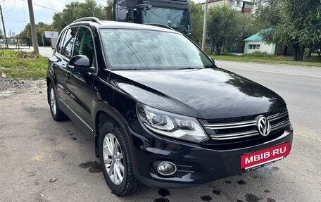 Volkswagen Tiguan I, 2011 год, 2 000 000 рублей, 2 фотография