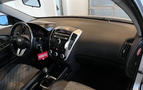 KIA cee'd I рестайлинг, 2010 год, 710 000 рублей, 12 фотография