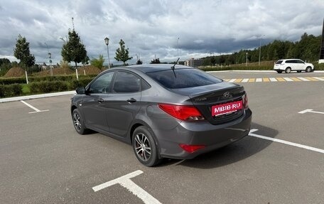 Hyundai Solaris II рестайлинг, 2015 год, 890 000 рублей, 3 фотография
