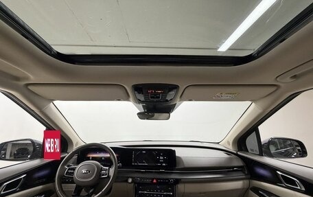 KIA Carnival, 2021 год, 3 750 000 рублей, 20 фотография