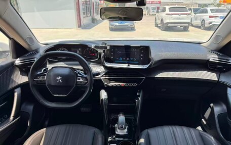 Peugeot 2008 II, 2022 год, 1 300 000 рублей, 9 фотография