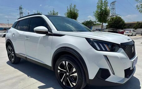 Peugeot 2008 II, 2022 год, 1 300 000 рублей, 3 фотография