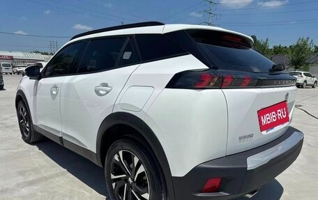 Peugeot 2008 II, 2022 год, 1 300 000 рублей, 6 фотография
