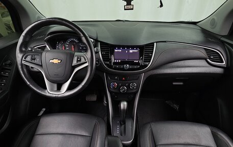 Chevrolet Trax, 2022 год, 1 290 000 рублей, 13 фотография