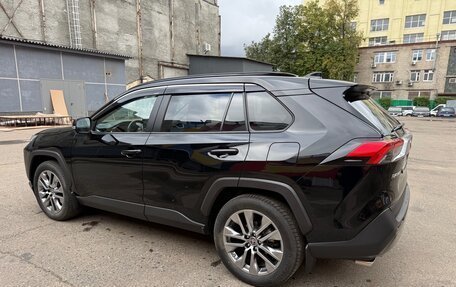 Toyota RAV4, 2021 год, 3 700 000 рублей, 5 фотография