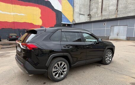 Toyota RAV4, 2021 год, 3 700 000 рублей, 3 фотография