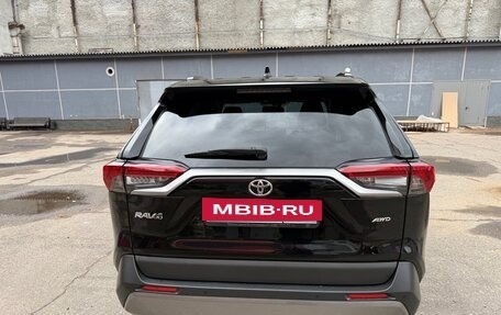 Toyota RAV4, 2021 год, 3 700 000 рублей, 4 фотография