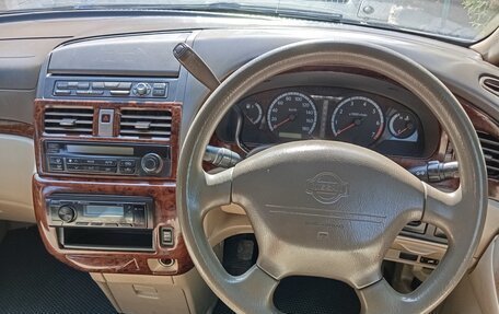 Nissan Presage I, 2000 год, 410 000 рублей, 17 фотография