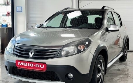 Renault Sandero I, 2013 год, 699 000 рублей, 2 фотография