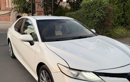 Toyota Camry, 2020 год, 1 890 000 рублей, 2 фотография