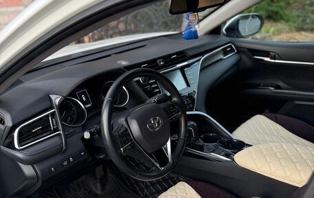 Toyota Camry, 2020 год, 1 890 000 рублей, 7 фотография